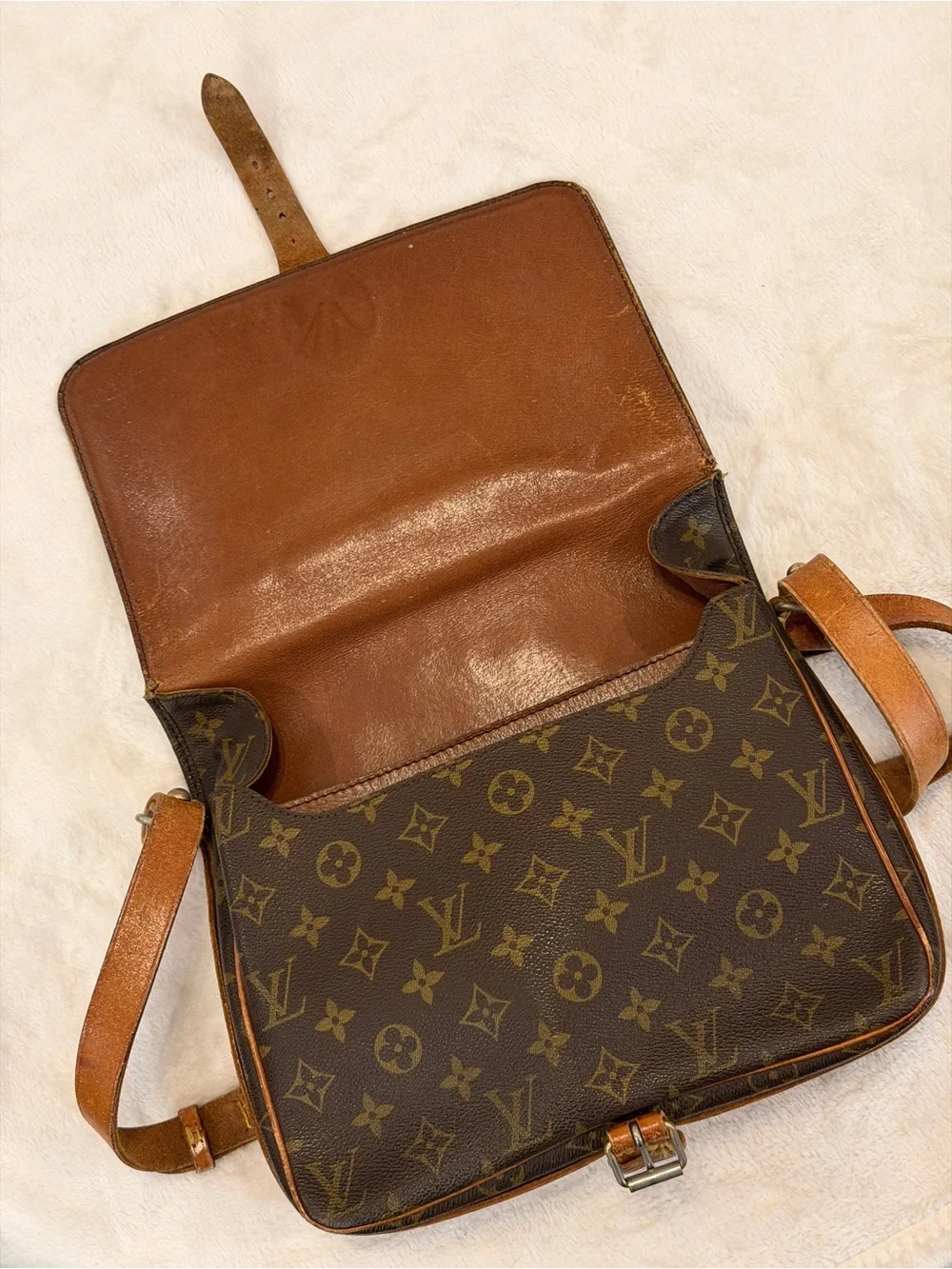 Louis Vuitton Monogram Cartouchiere GM Crossbody Bag Vintage LV Messenger Purse
